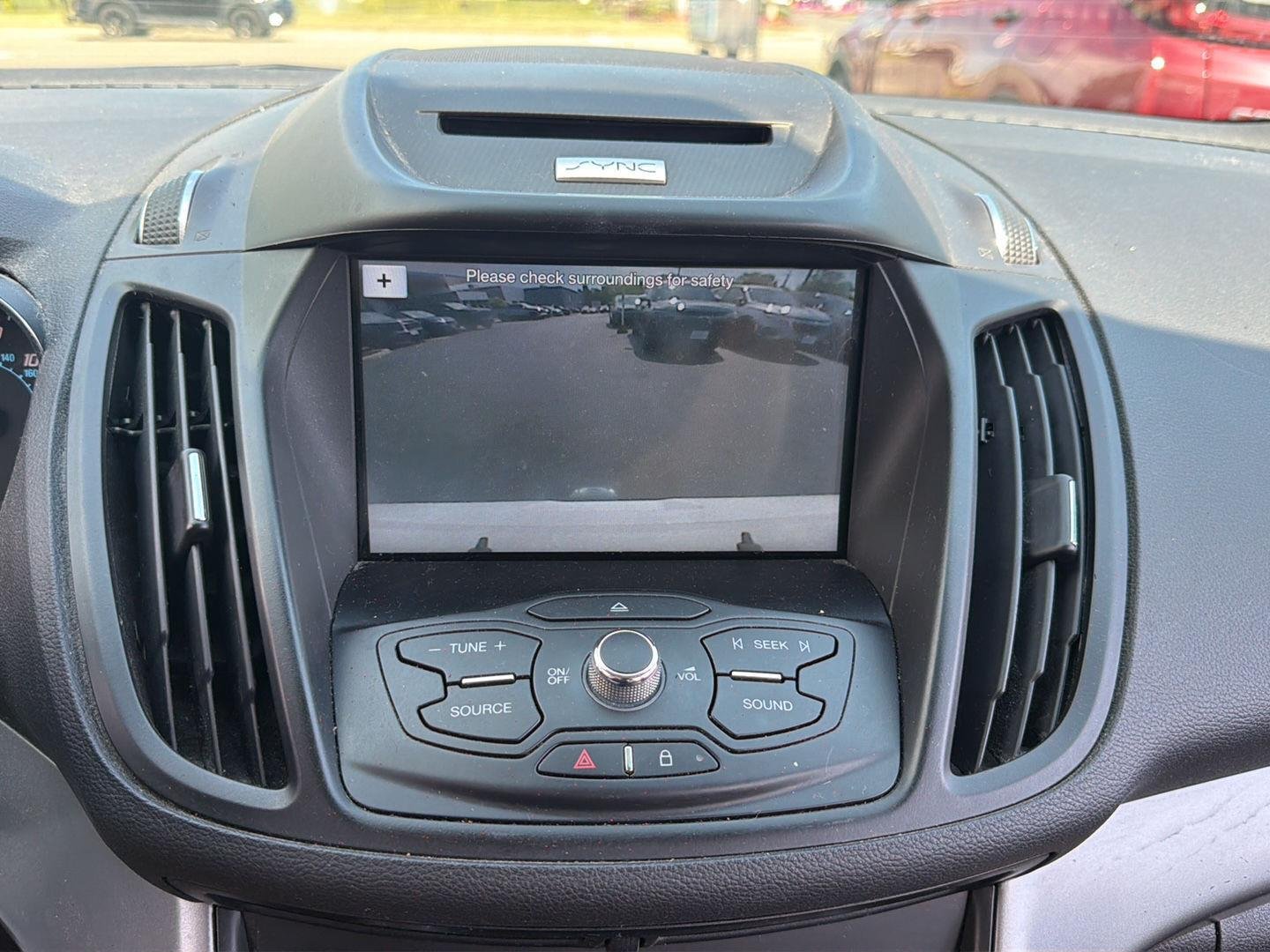 Used 2016 Oxford White Ford SE image 5