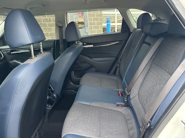Used 2024 White Kia S image 30
