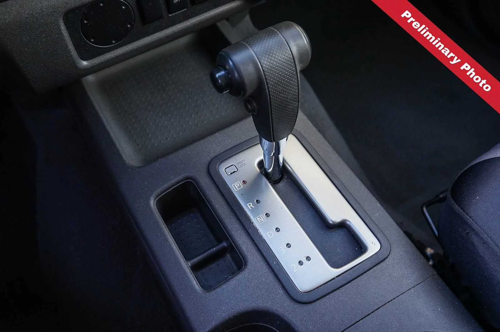 Used 2006 Avalanche Nissan S image 15