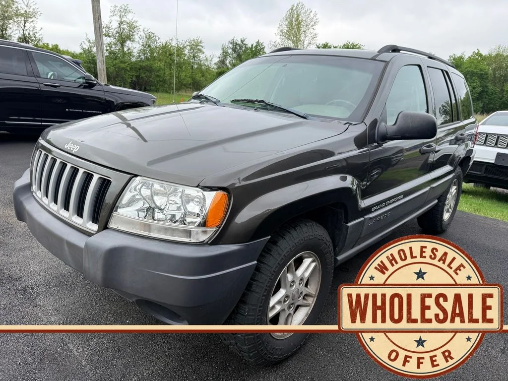 Used 2004 Beige Jeep Laredo image 1