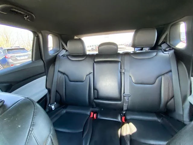Used 2023 Gray Jeep Latitude Lux image 11