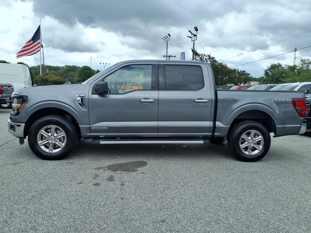 Used 2024 Gray Ford XLT image 28