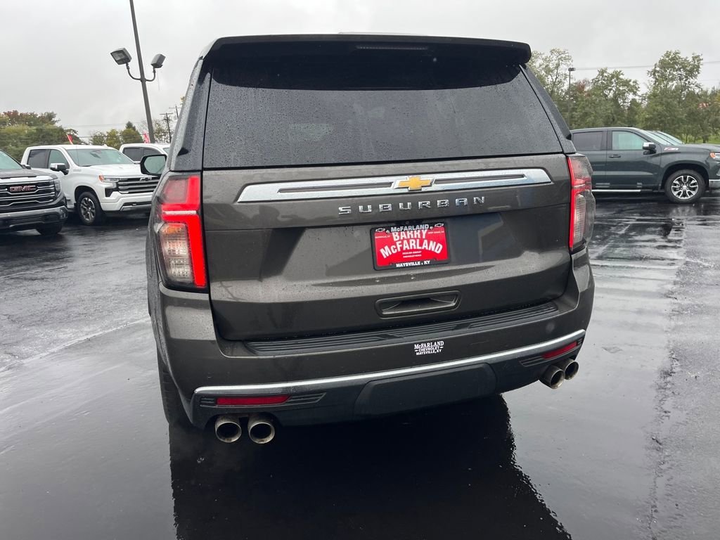 2021 Chevrolet Suburban High Country photo 3