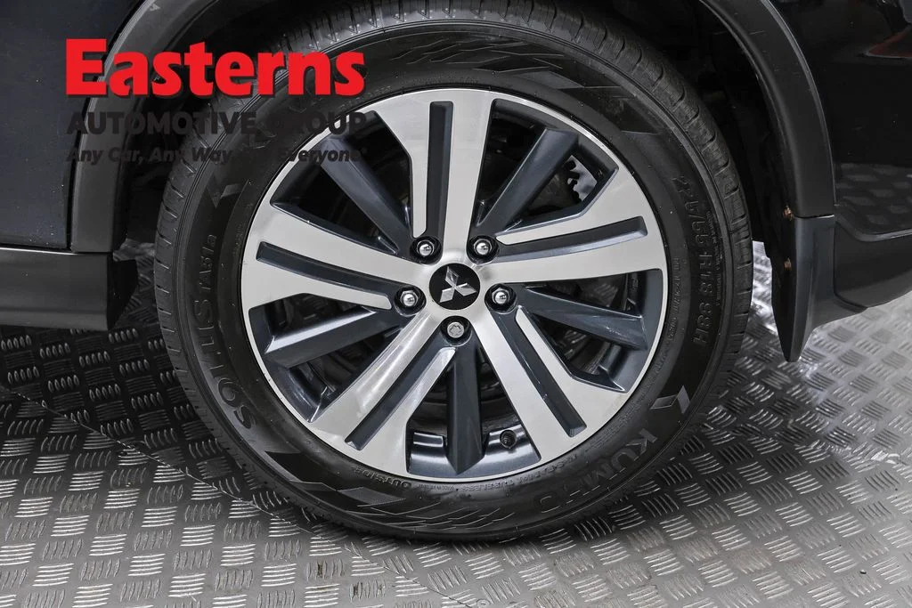 Used 2022 Black Mitsubishi 2.0 ES image 8