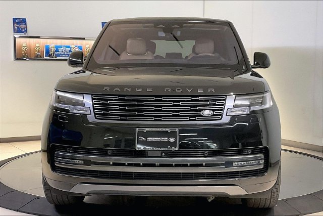 Used 2023 Santorini Black Metallic Land Rover Autobiography image 2