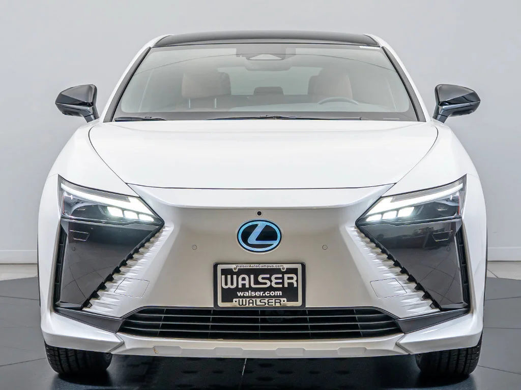 Used 2023 EMINENT WHITE PEARL Lexus 450e Luxury image 2