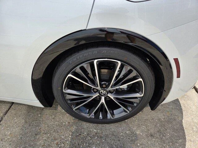 New 2027 Wind Chill Pearl Toyota XLE image 23
