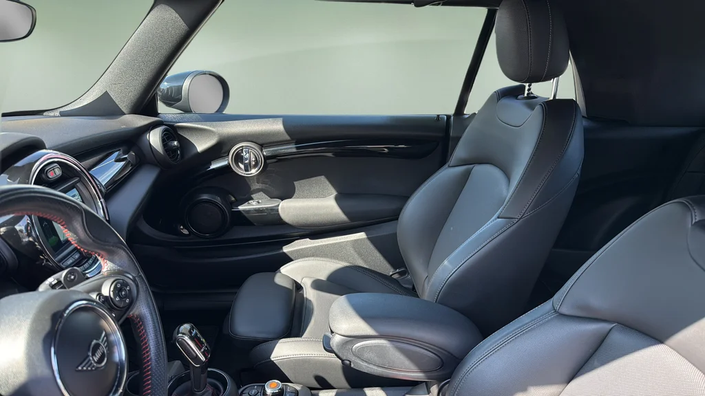 Used 2020 Gray MINI  image 20