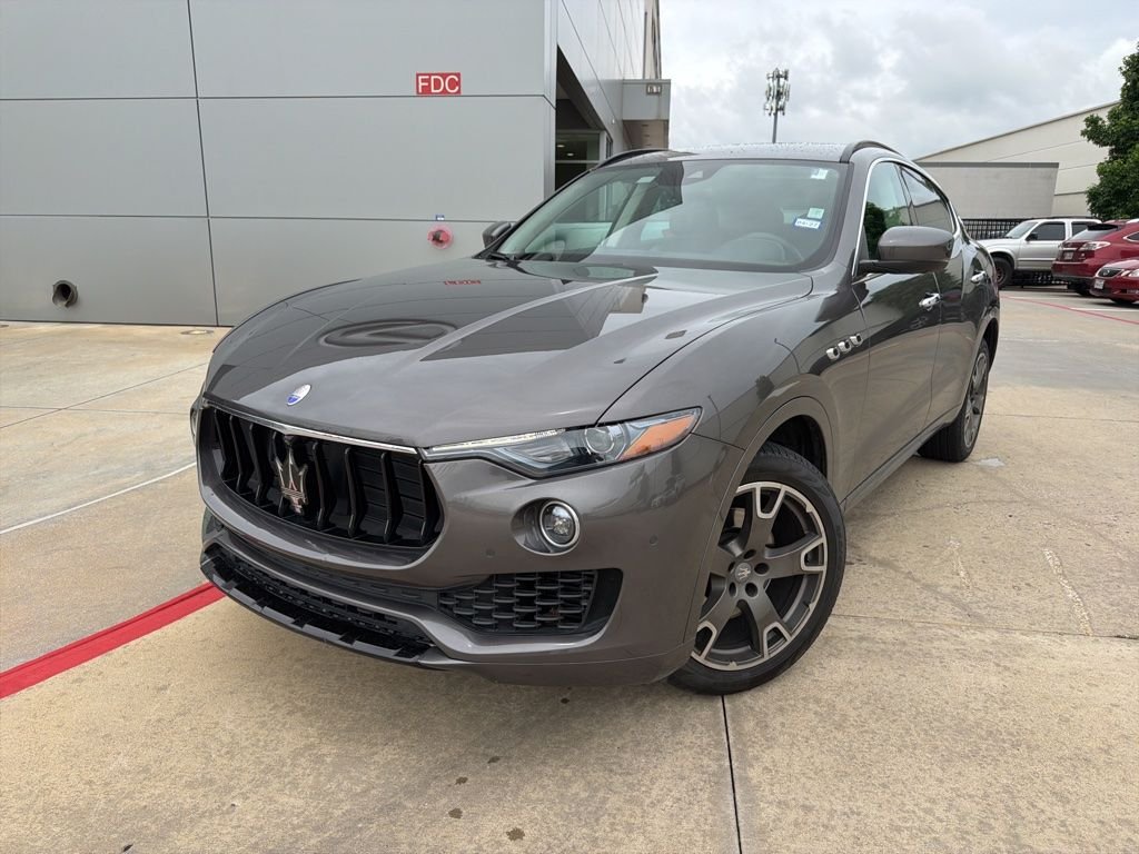 2017 Maserati Levante Levante's photo
