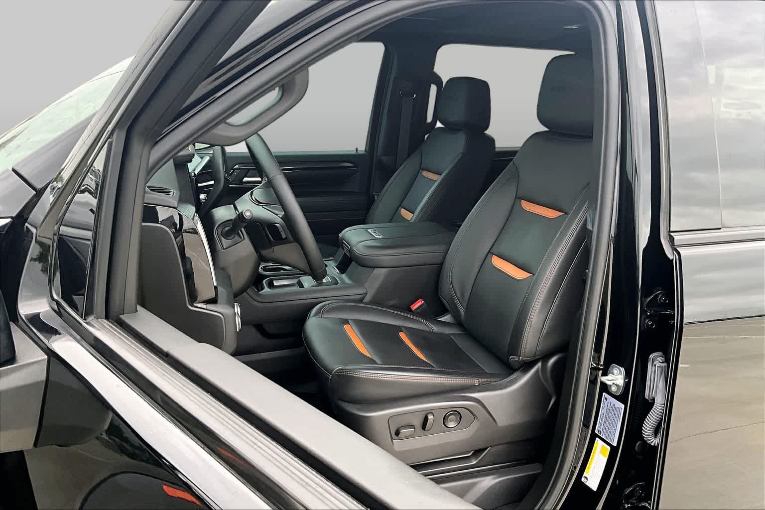 Used 2024 Onyx Black GMC AT4 image 8