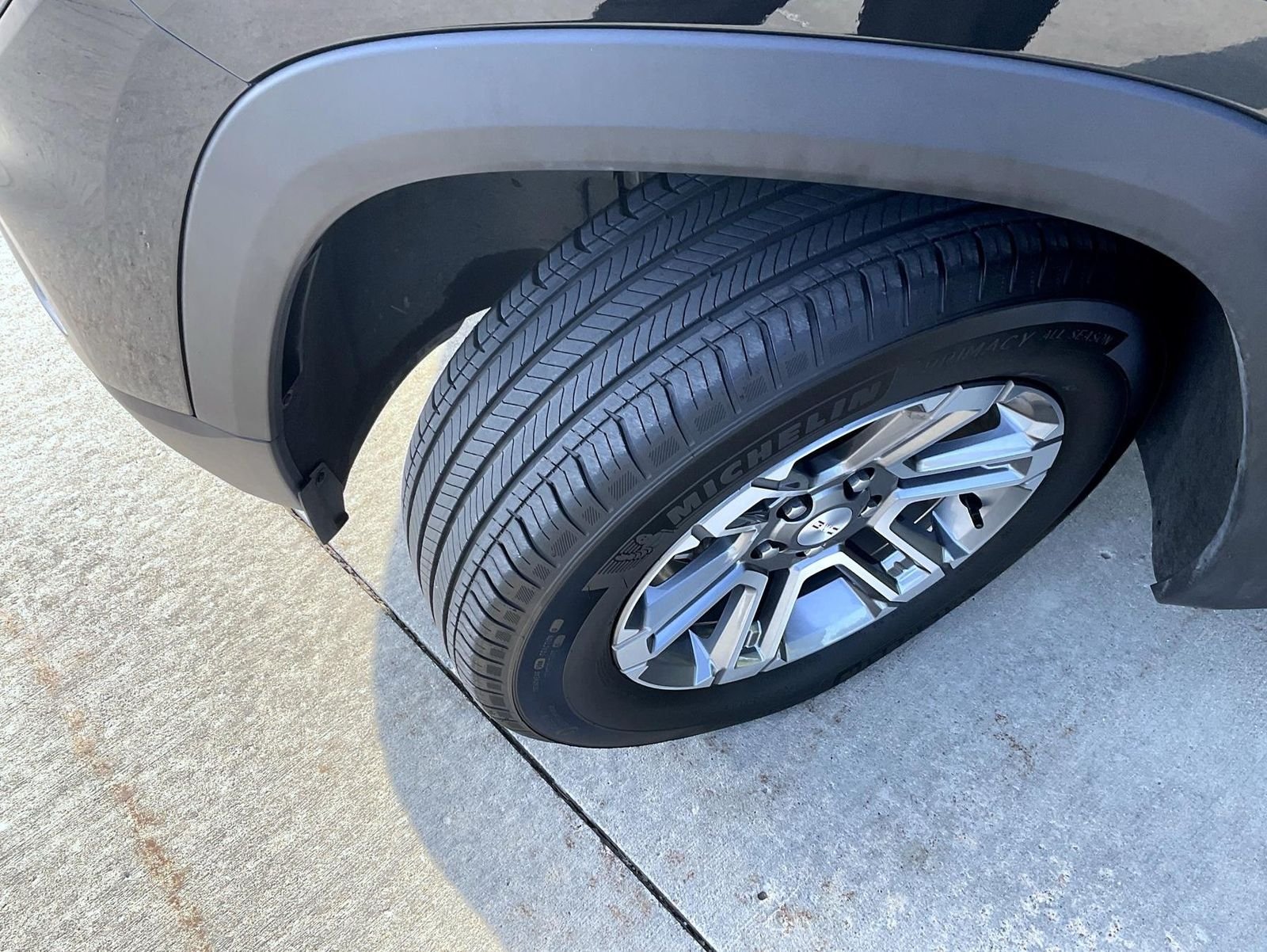 Used 2026 Black GMC Elevation image 23