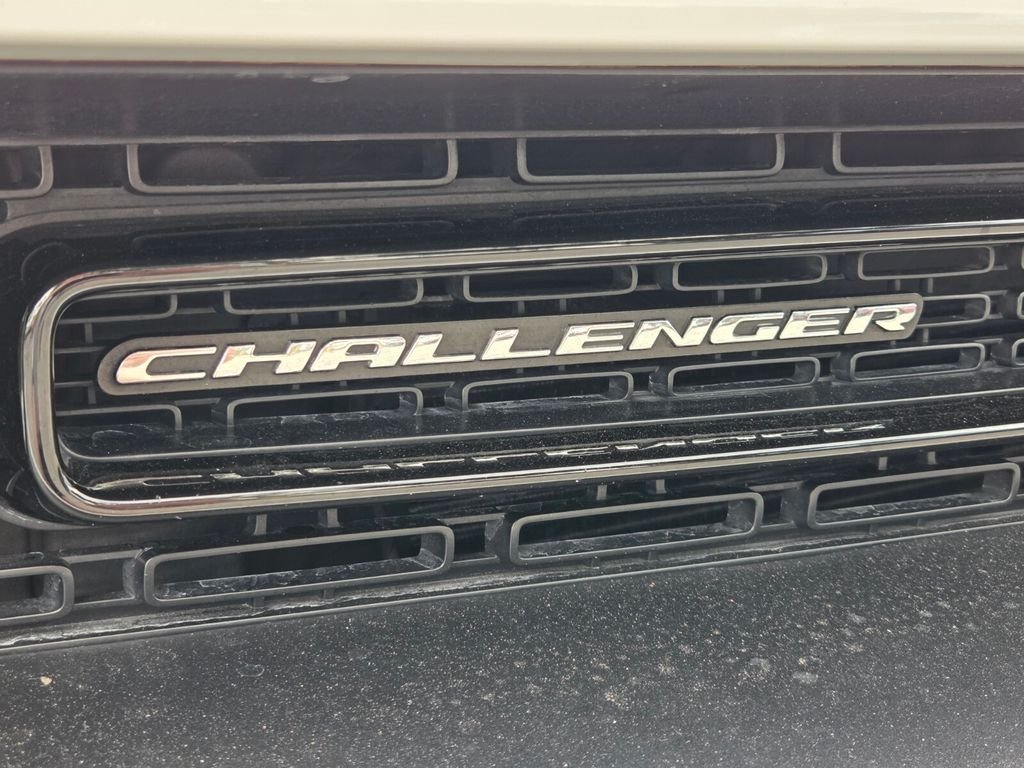 Used 2015 White Dodge R/T Scat Pack image 10