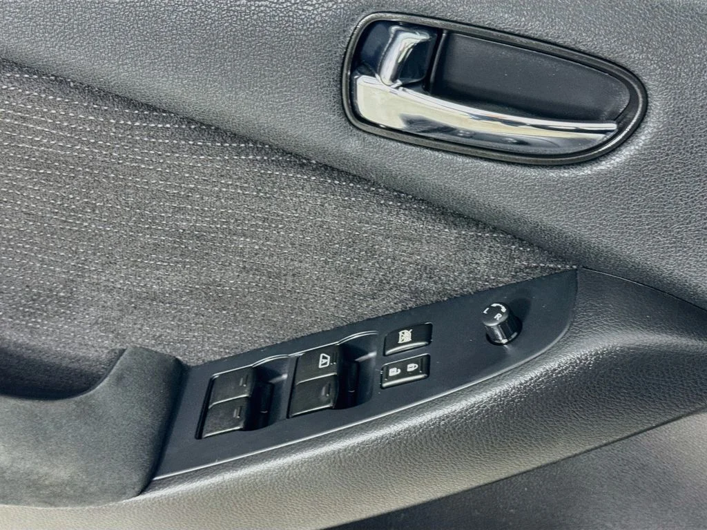 Used 2012 Brilliant Silver Metallic Nissan 2.5 S image 19
