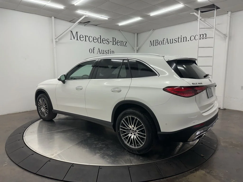 Used 2026 White Mercedes-Benz GLC 300 image 5