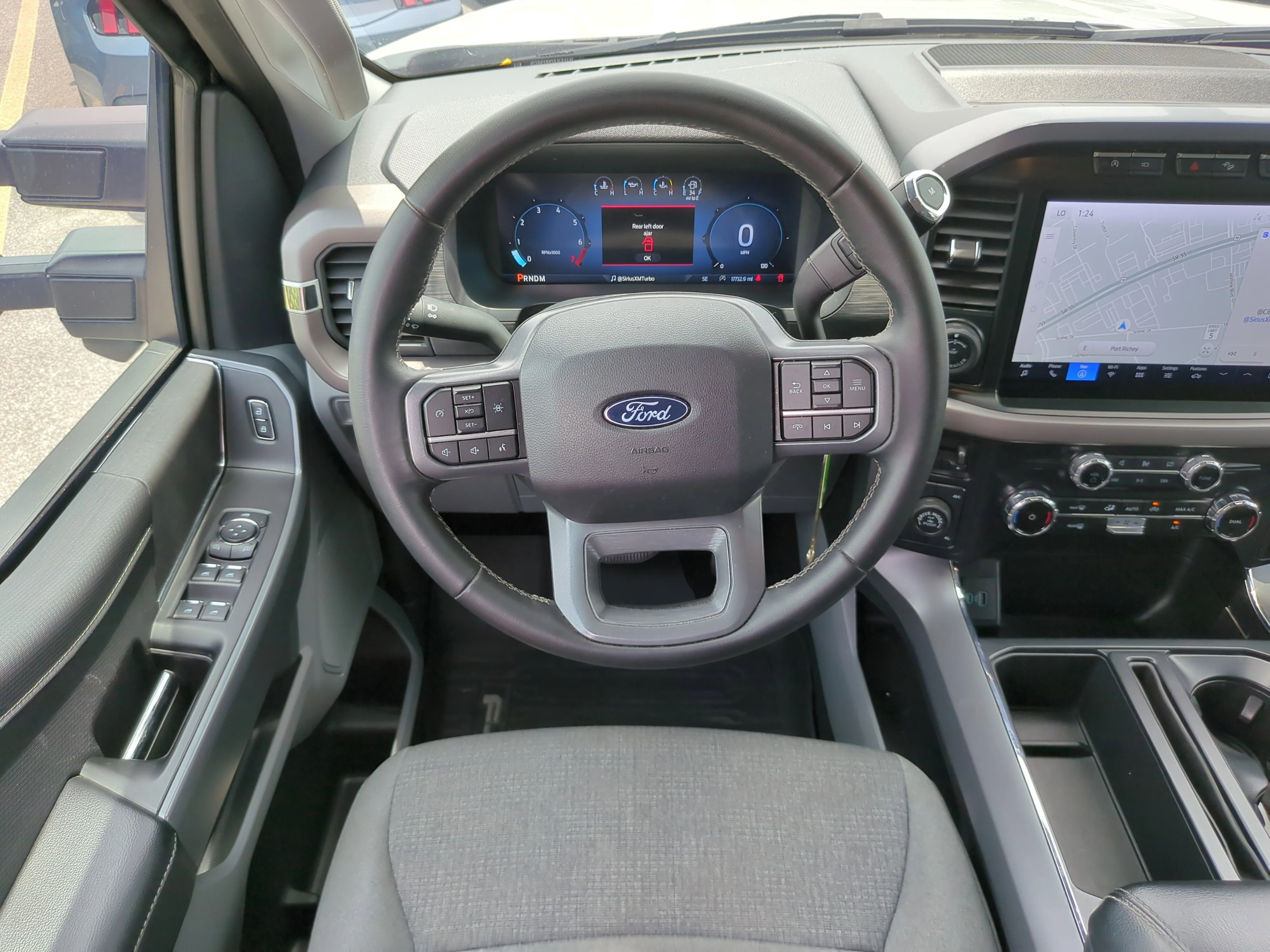 Used 2024 Avalanche Ford XLT image 18