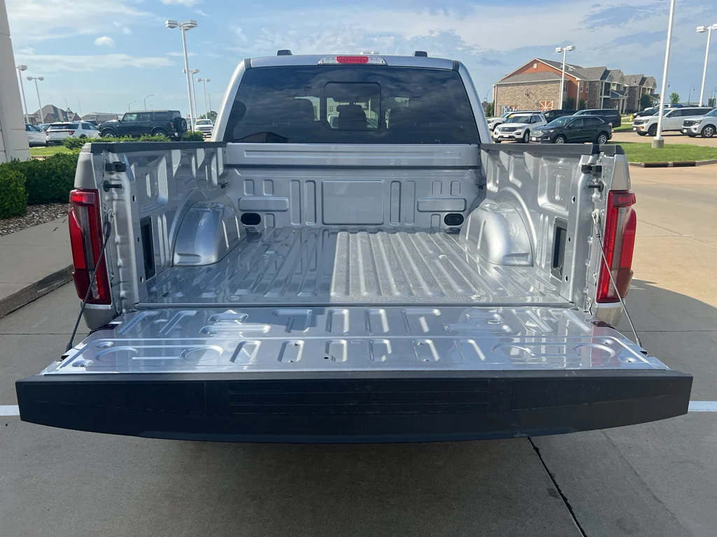 New 2026 Iconic Silver Metallic Ford Lariat® image 9