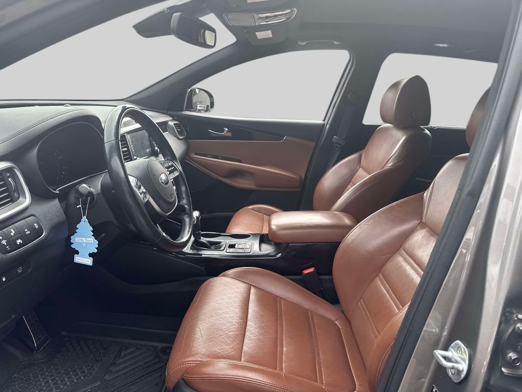 Used 2019 Silver Kia SX Limited image 17