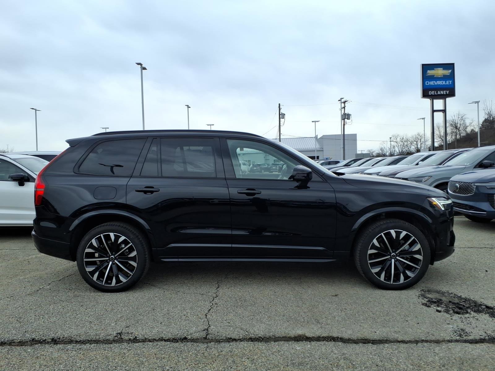 New 2026 Onyx Black Volvo Ultra image 2