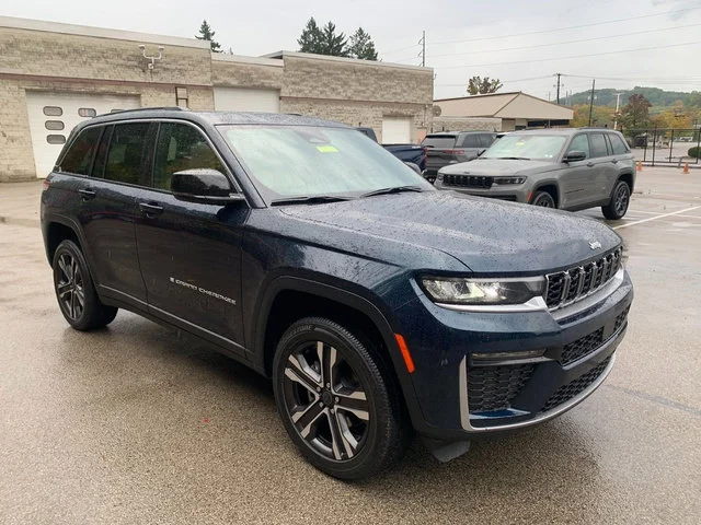 New 2027 Fathom Blue Pearlcoat Jeep Limited image 8