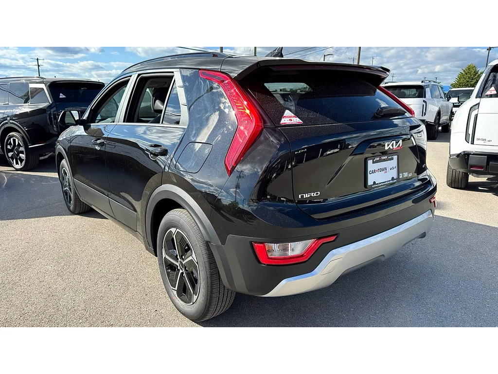 New 2026 Blk Kia LX image 27