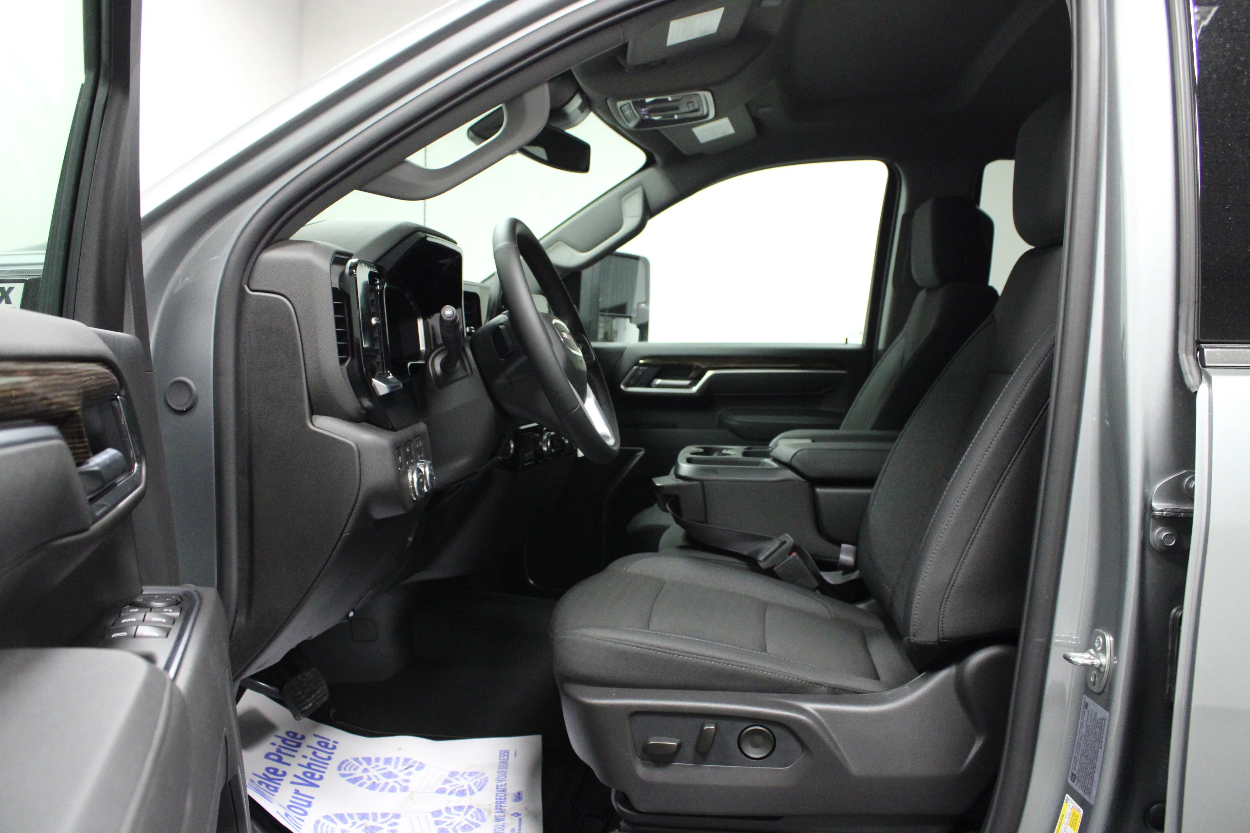 New 2026 Sterling Metallic GMC SLE DRW image 12
