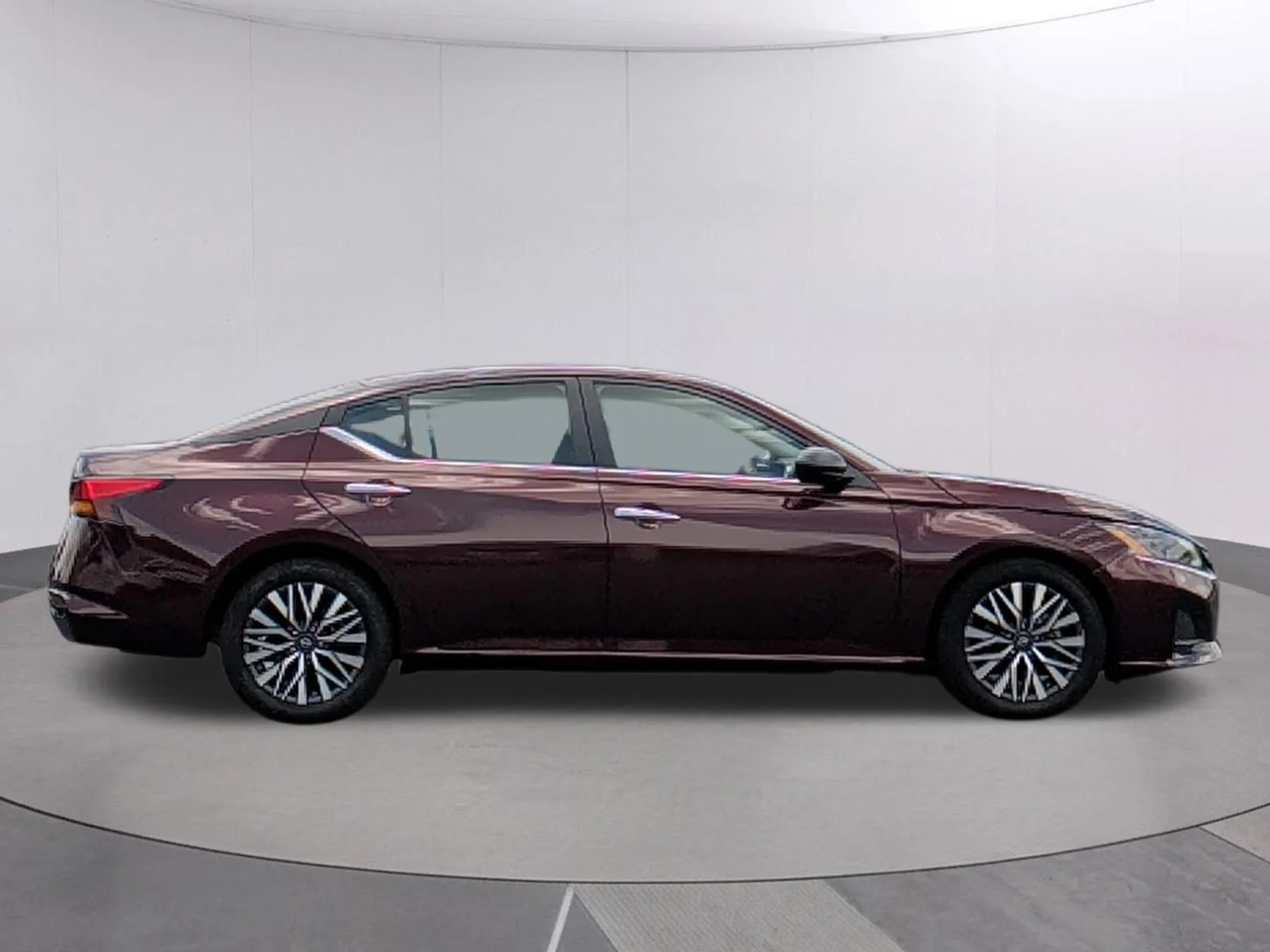 Used 2025 Garnet Pearl Metallic Nissan SV image 6