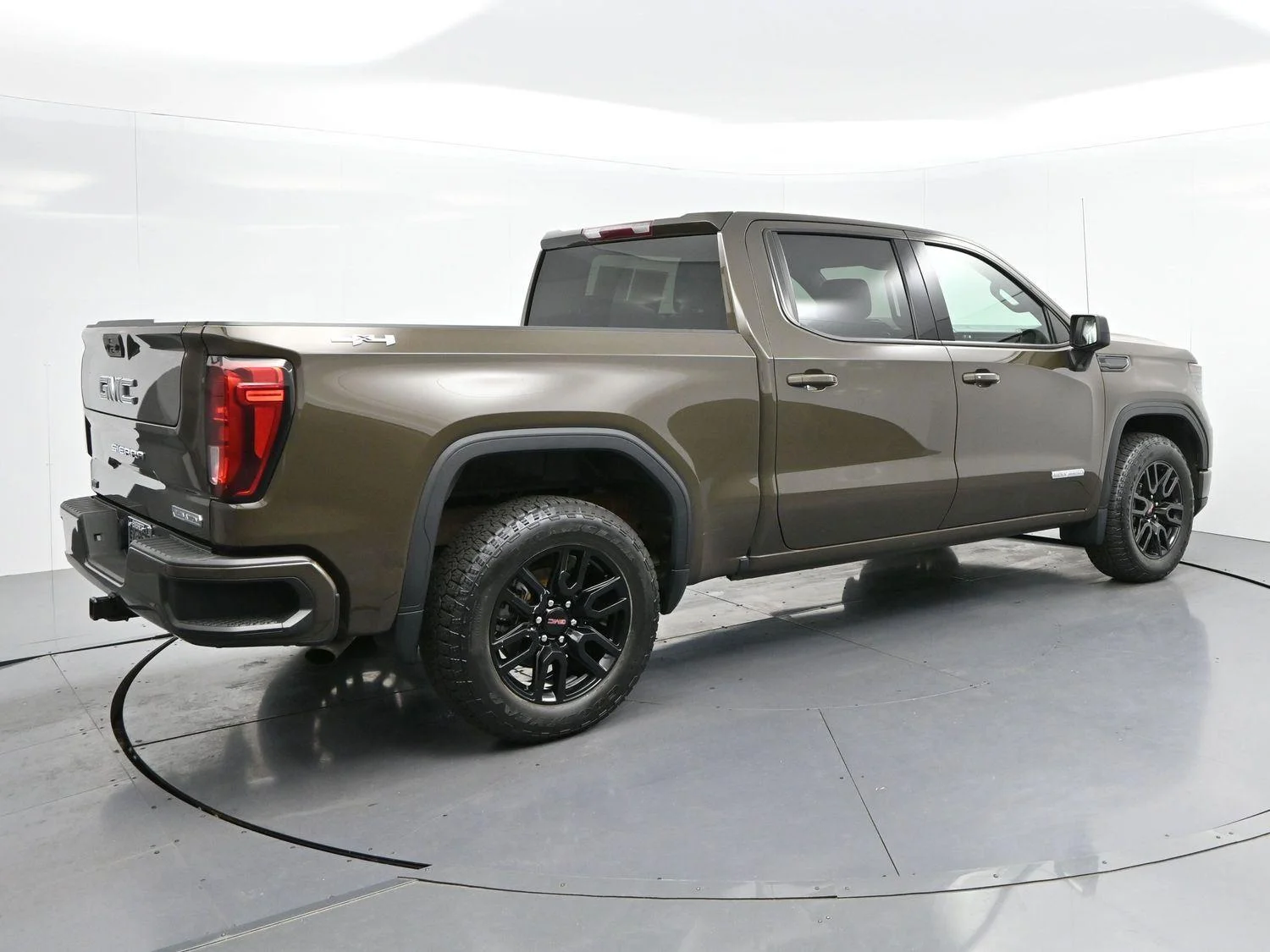 Used 2023 Deep Bronze Metallic GMC Elevation image 7