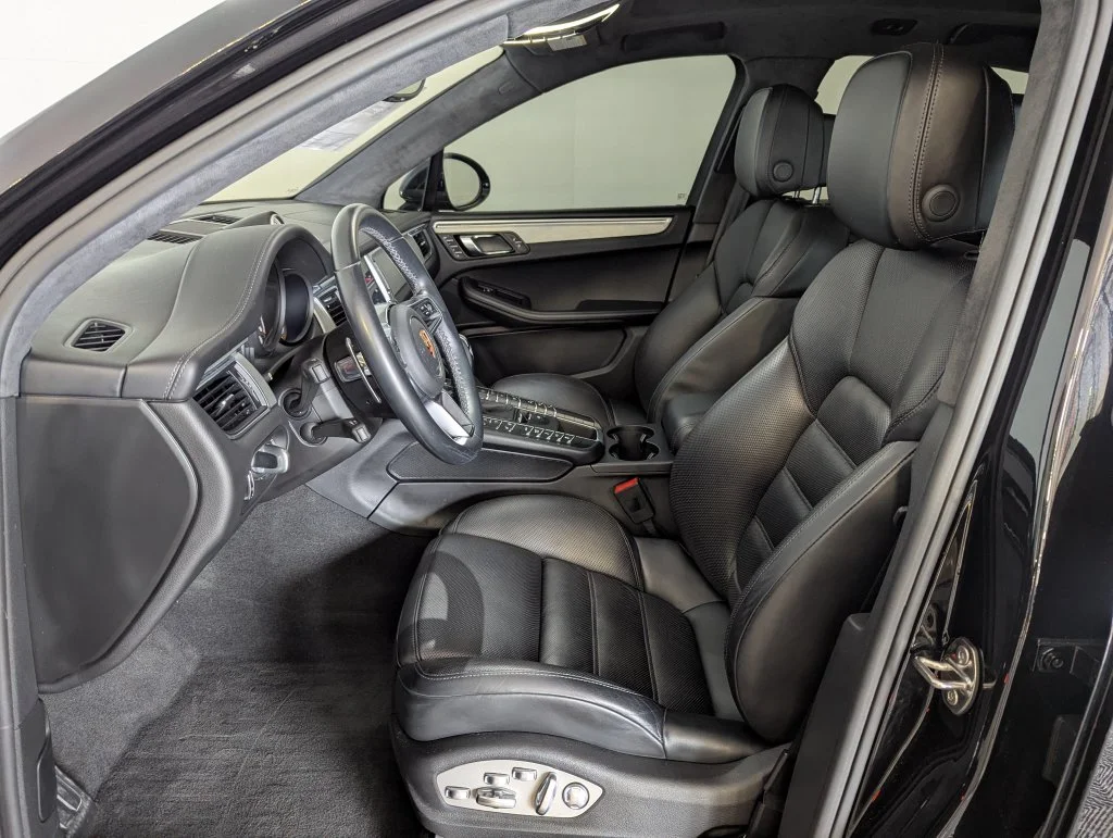 Certified Used 2017 Black Porsche Turbo image 4