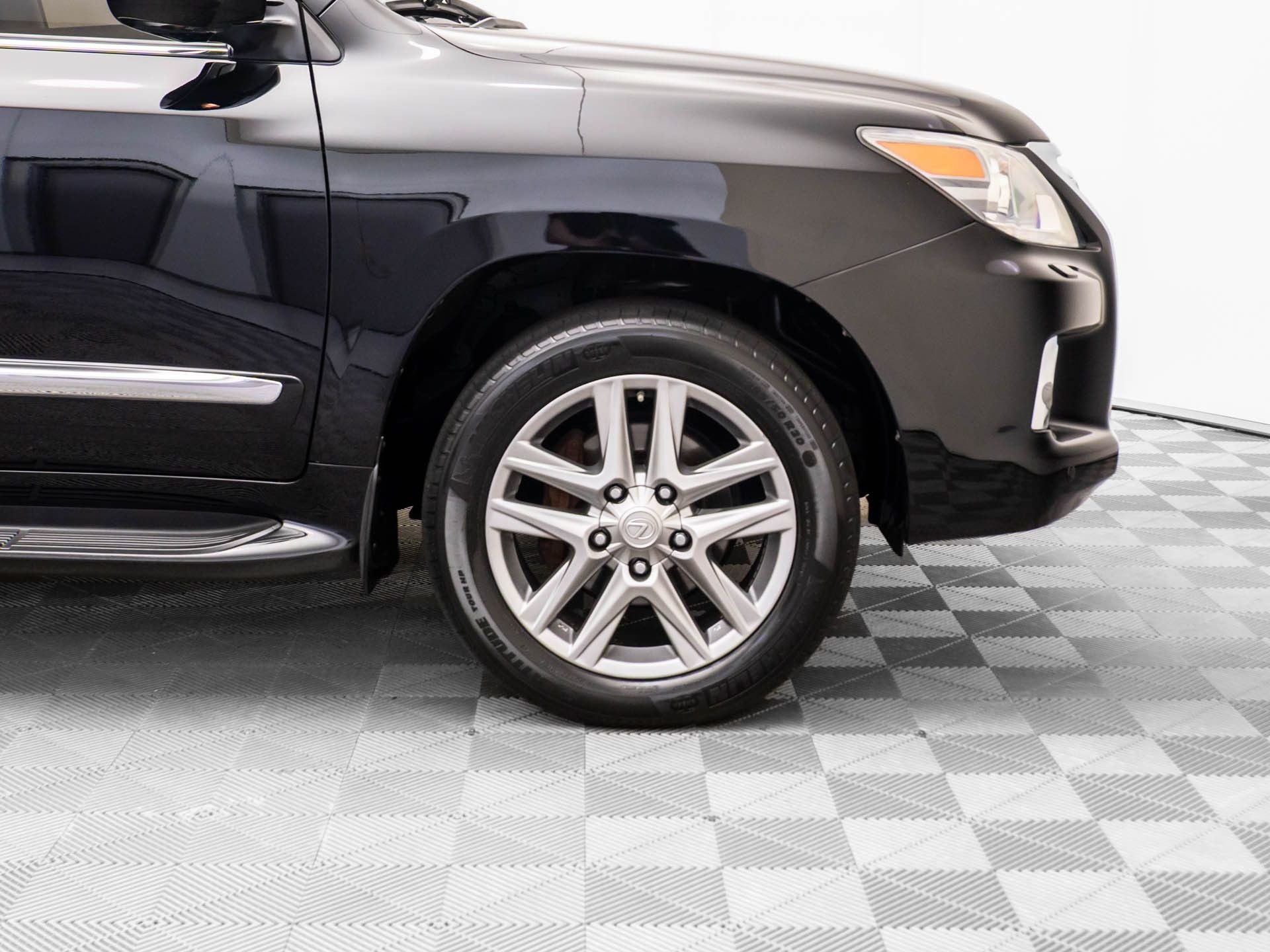 Used 2014 Black Lexus 570 image 37