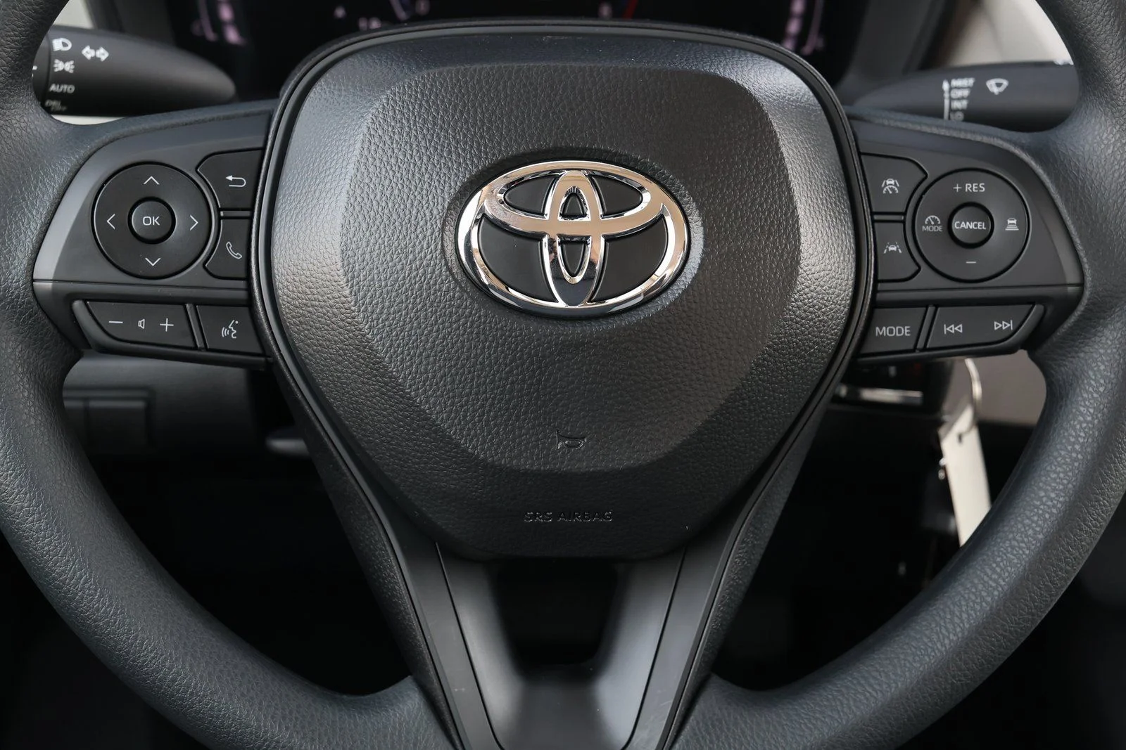 2026 Toyota Corolla LE - Photo 16