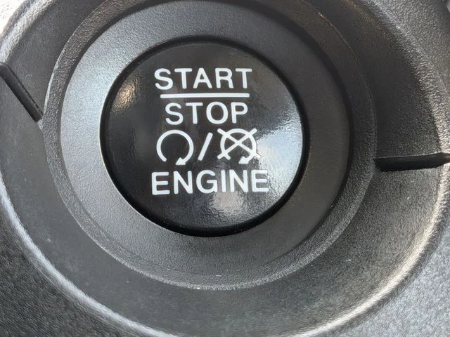 Used 2017 Green Jeep Latitude image 16