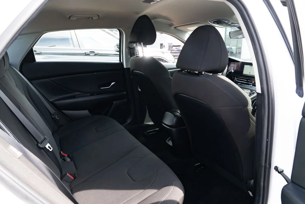 Used 2024 White Hyundai SEL image 23