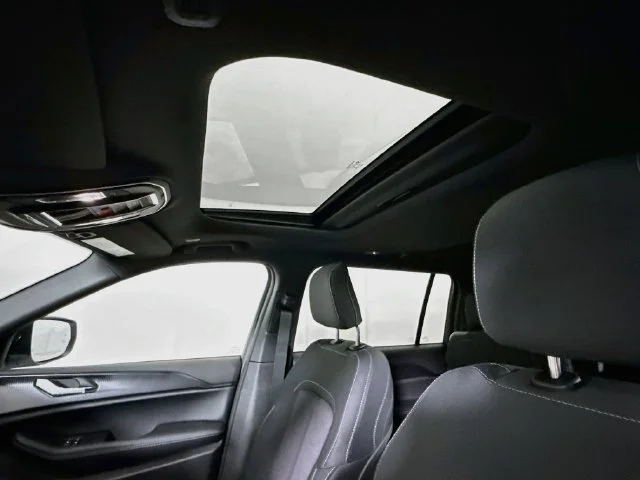 New 2027 White/off-white Jeep Laredo X image 21