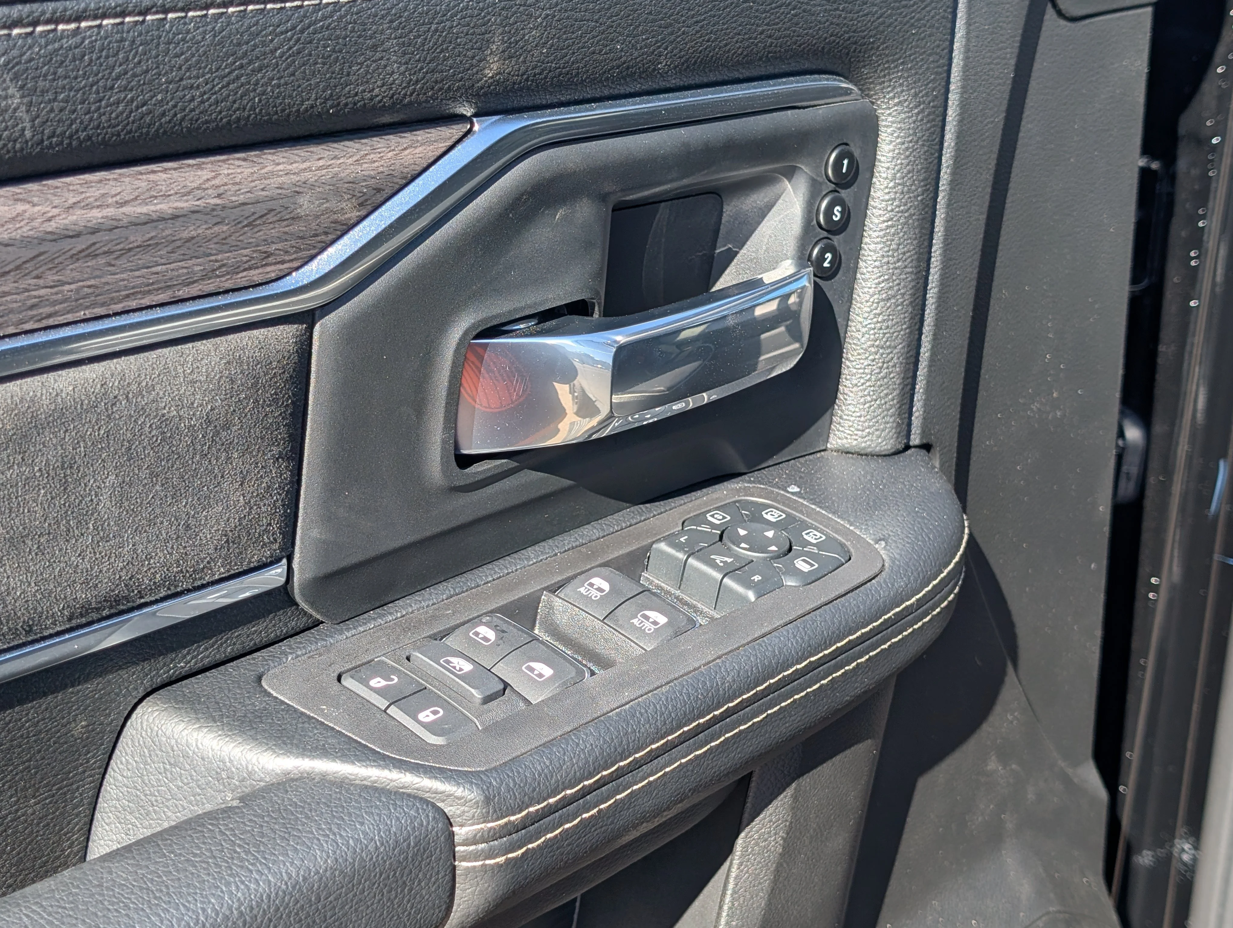 Used 2026 Diamond Black Crystal Pearlcoat Ram Laramie image 16