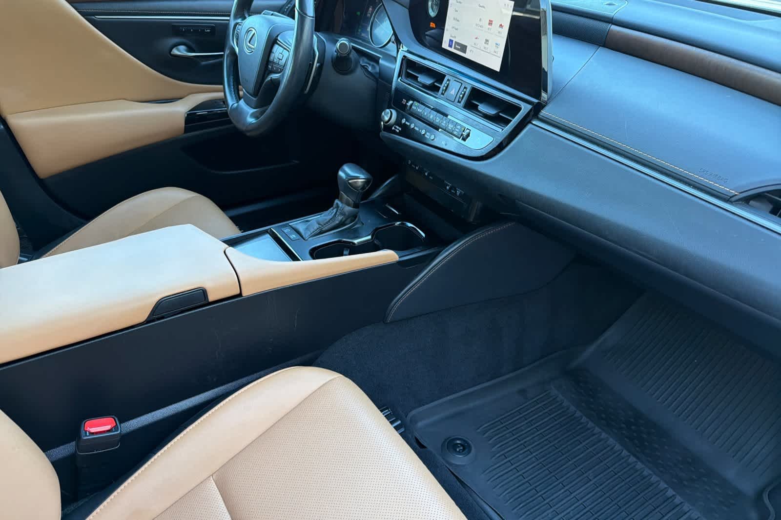 Certified Used 2025 Eminent White Pearl Lexus  image 16