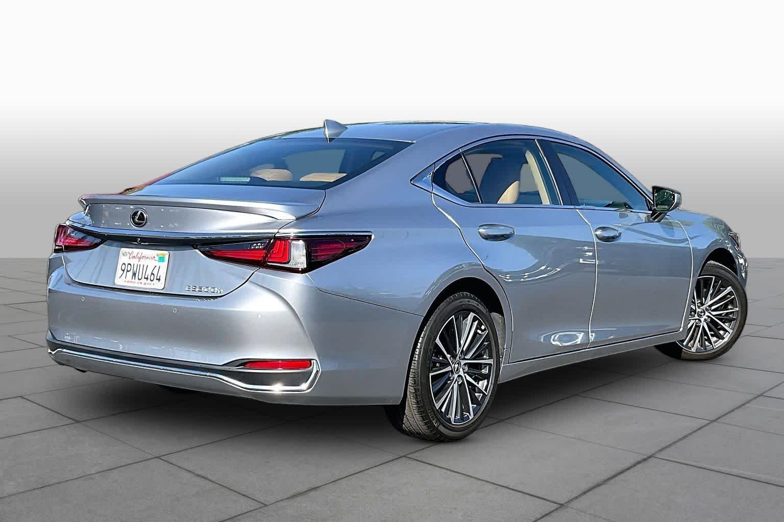 Used 2025 Iridium Lexus  image 12