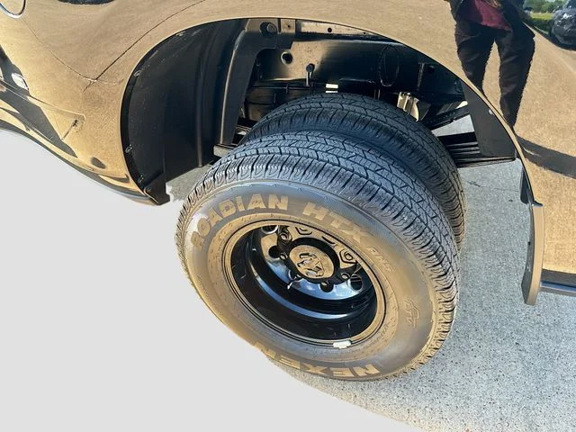2026 RAM 3500 Big Horn - Photo 37