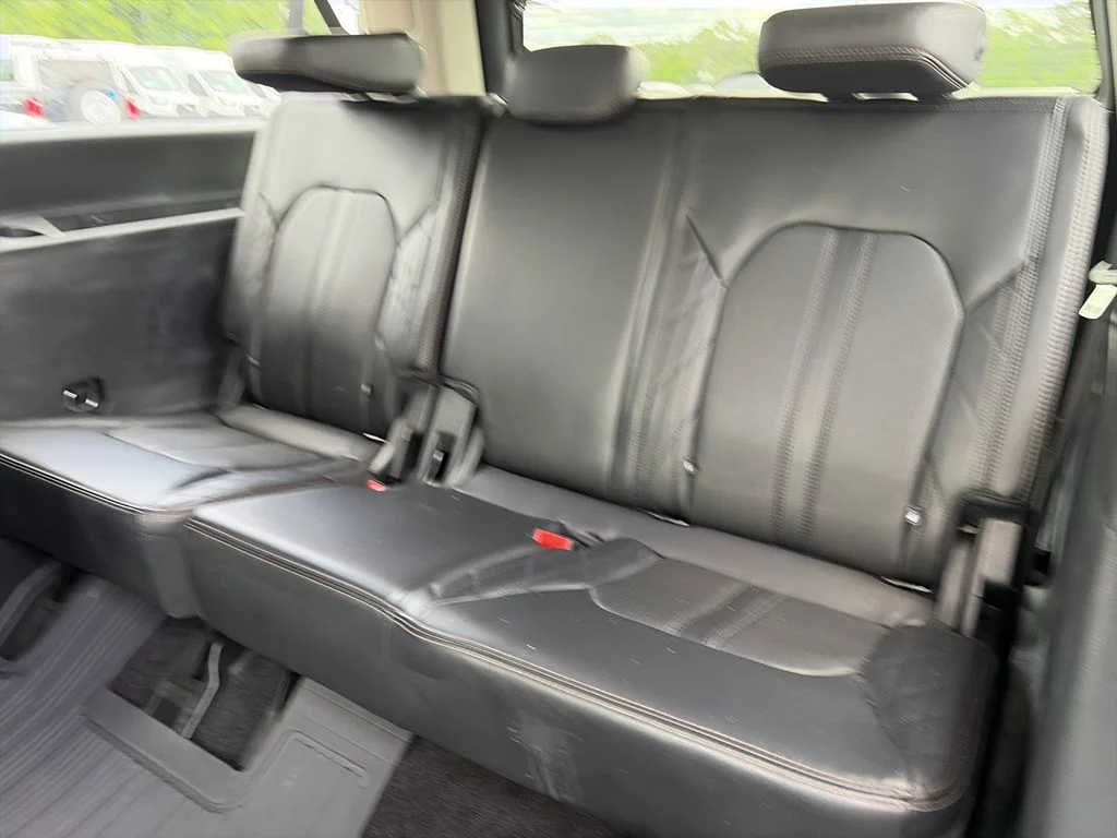 Used 2021 White Ford Platinum image 33