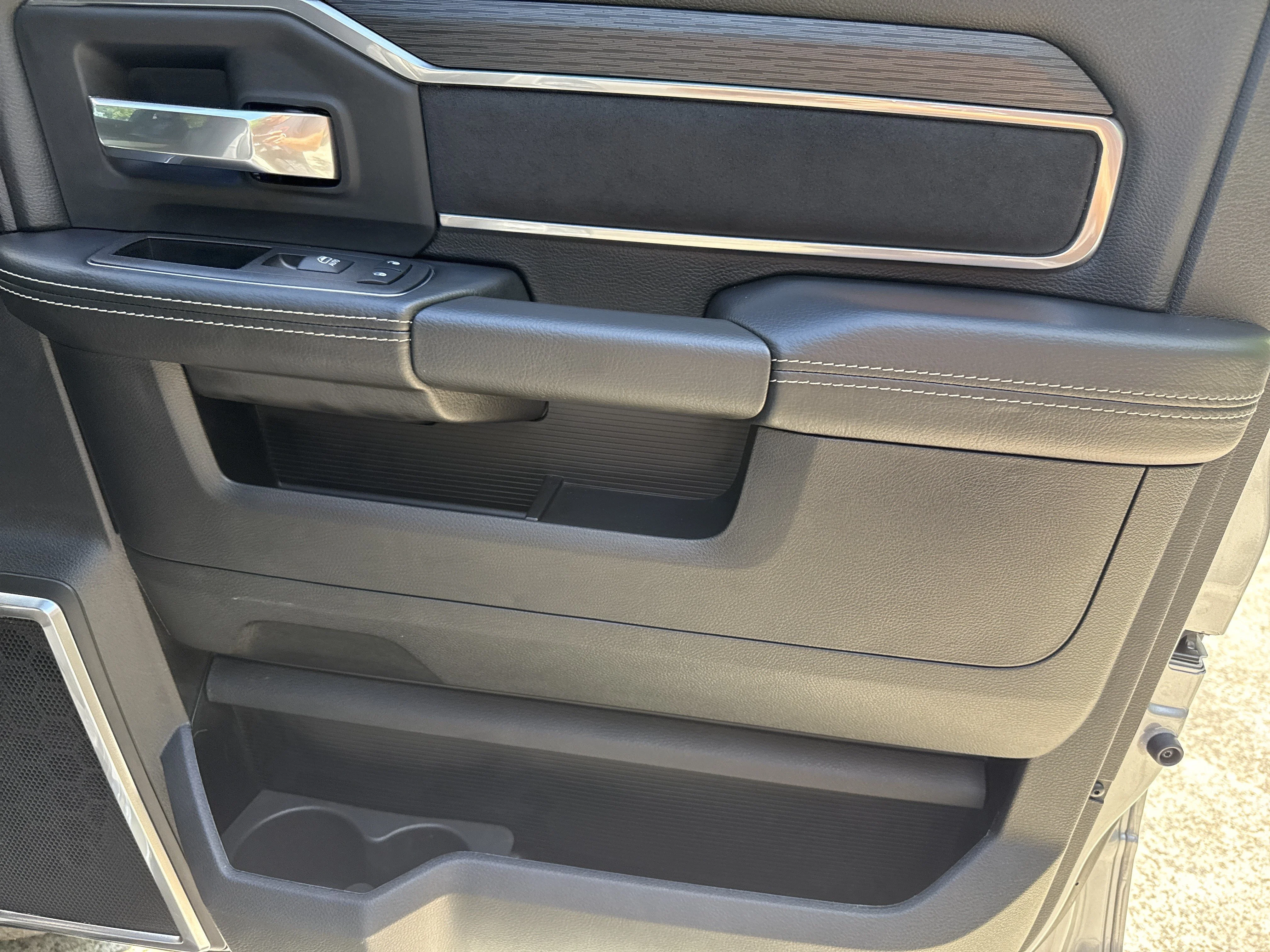 Used 2024 Billet Silver Metallic Clearcoat Ram Laramie image 14