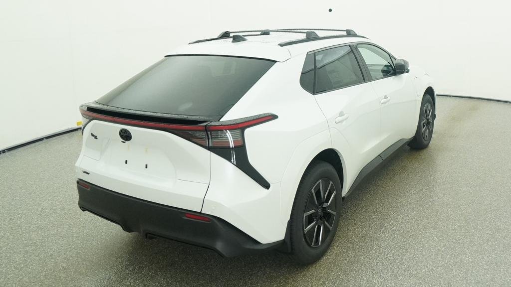New 2026 Wind Chill Pearl Toyota XLE image 22