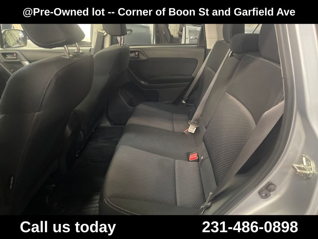 Used 2014 Silver Subaru 2.5i Premium image 21