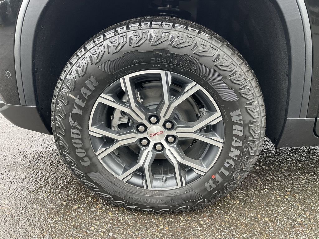 2026 GMC Acadia AT4 - Photo 33