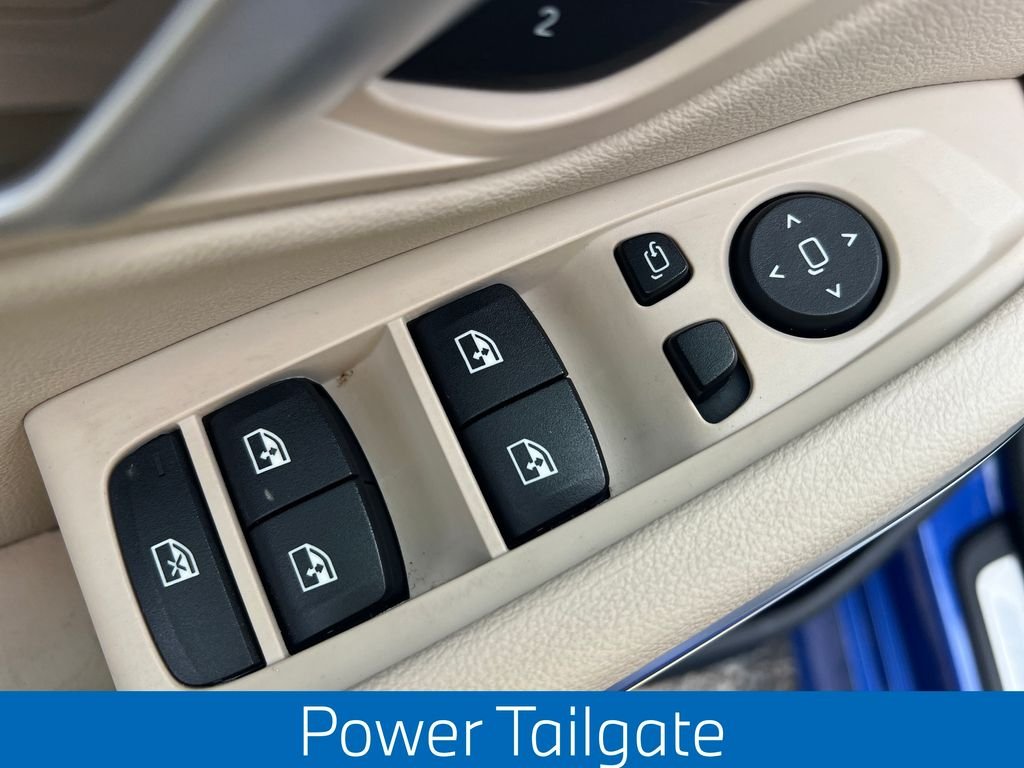 2025 BMW 3 Series 330i - Photo 11