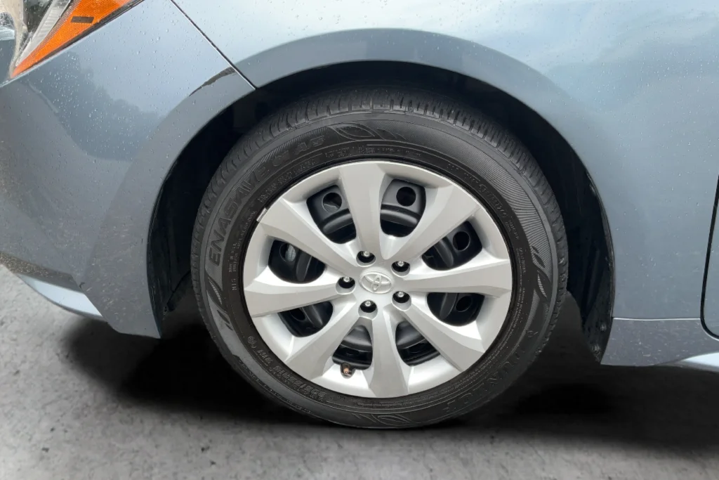 2024 Toyota Corolla LE - Photo 23