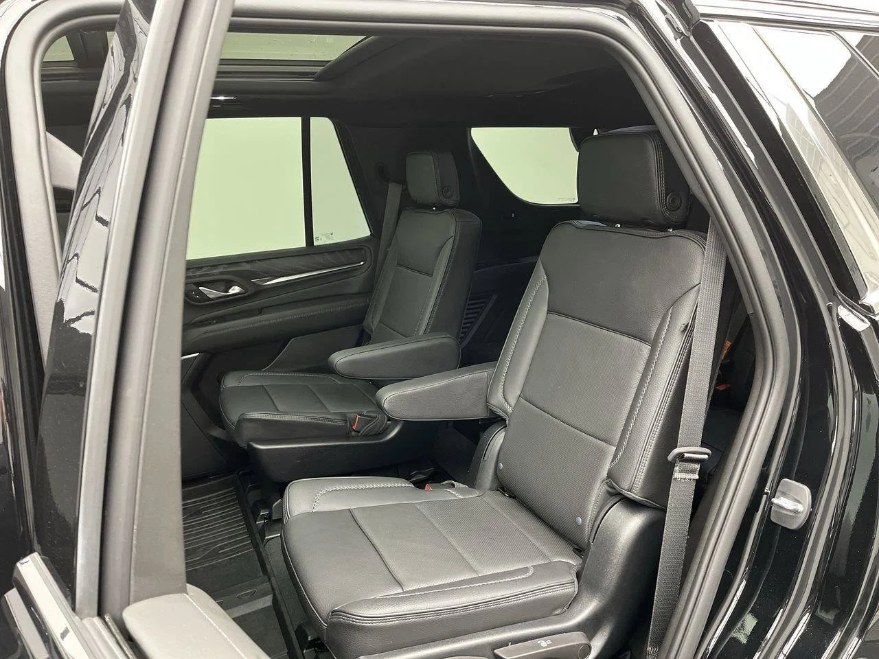 2023 GMC Yukon Denali - Photo 10