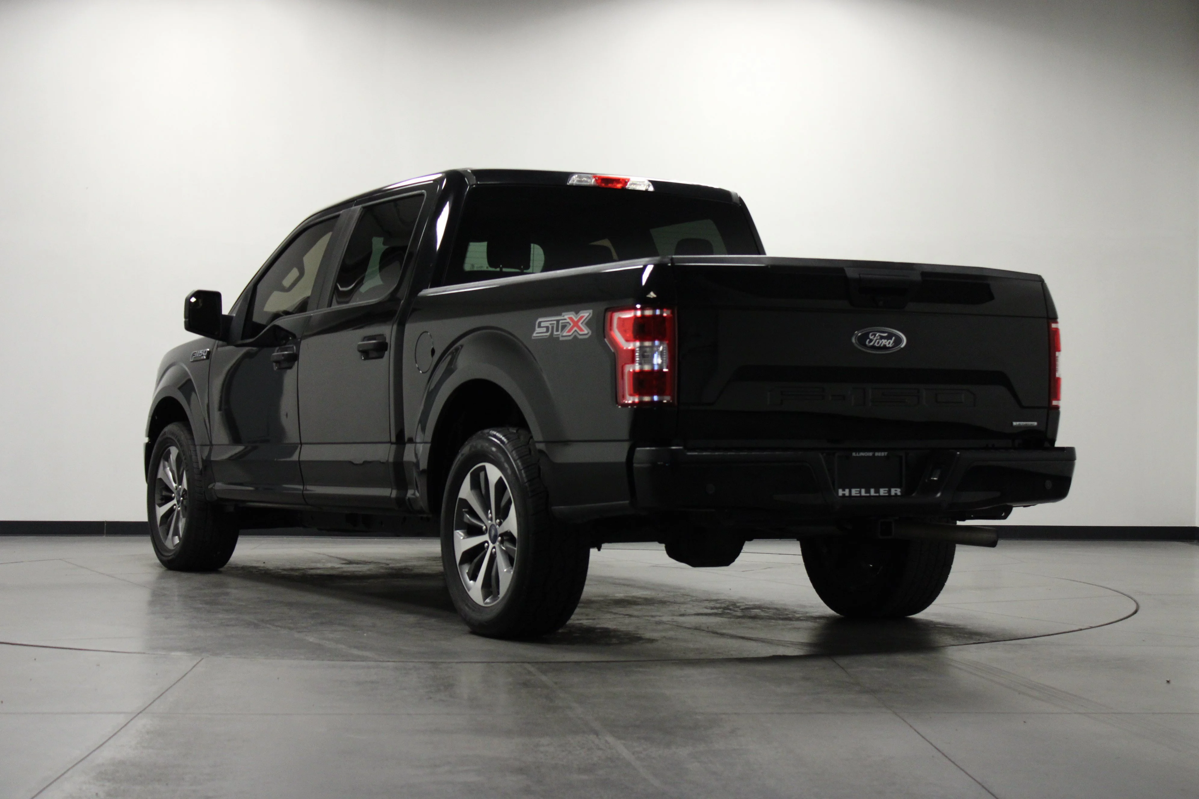 Used 2019 Agate Black Metallic Ford XL image 6