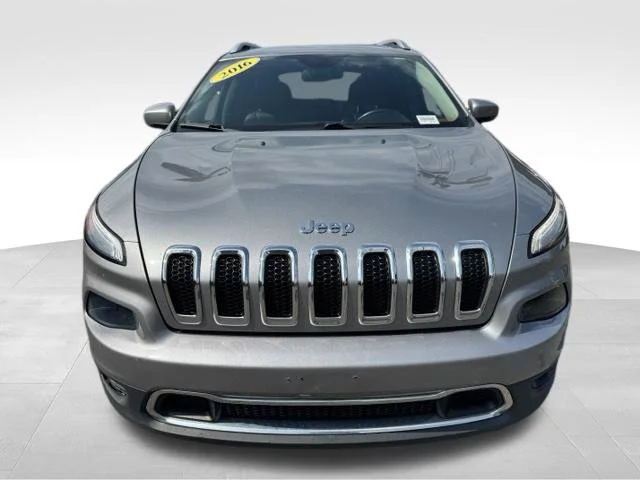 Used 2016 Silver Jeep Limited image 2