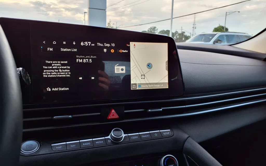 Used 2023 Silver Hyundai SEL image 26