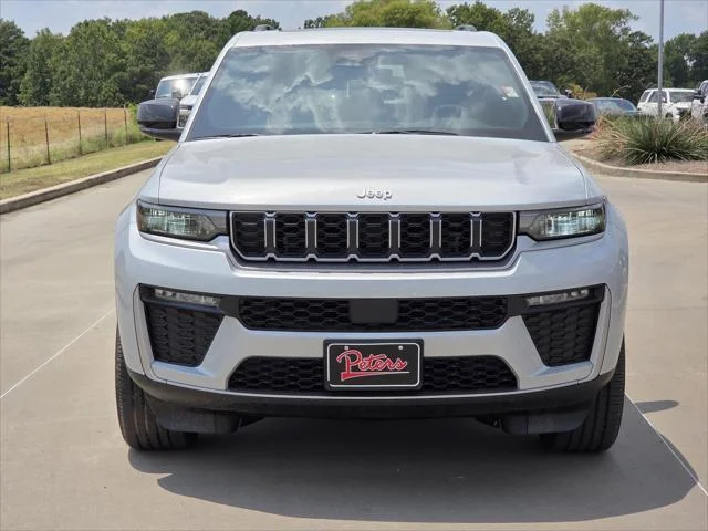New 2026 Silver Zynith Exterior Paint Jeep Limited image 2
