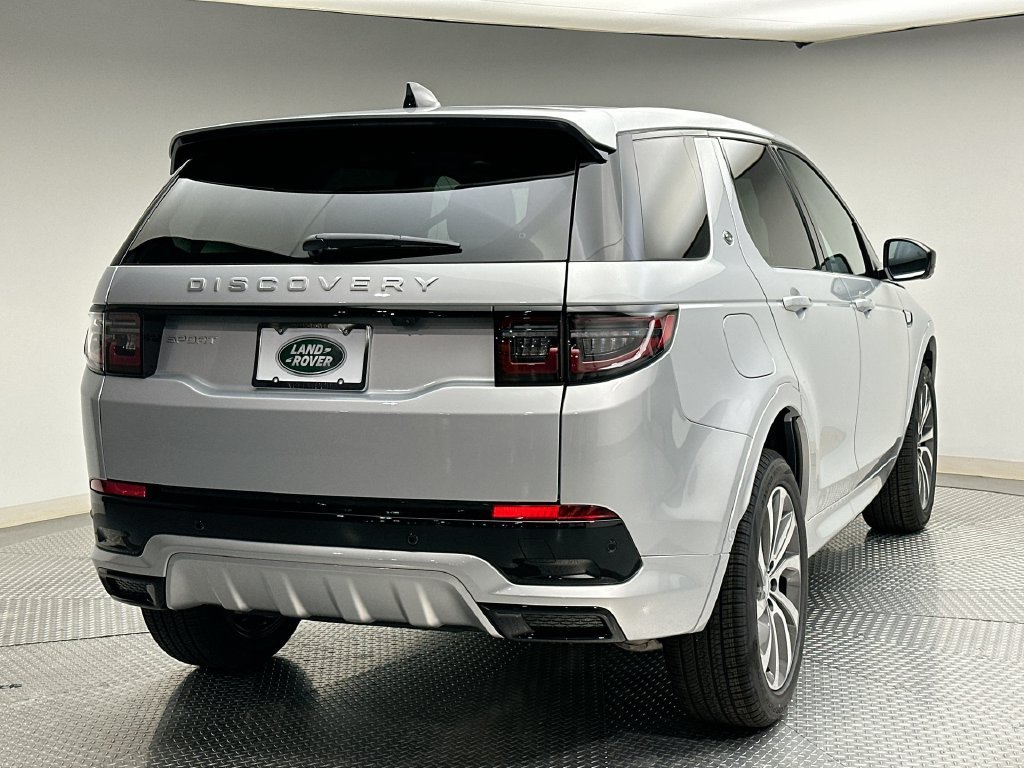 Used 2025 Hakuba Silver Metallic Land Rover S image 3
